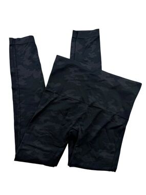 SPANX Look At Me Now Black Camo Leggings